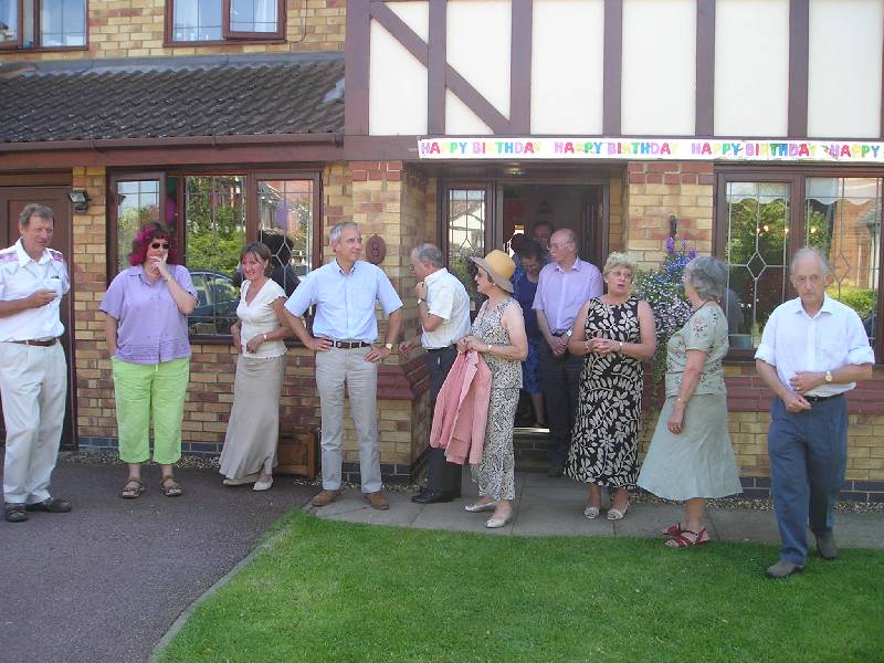 Groups (3) Assembling for the Group Photo
Rick, Alison, Janet, Ray, David, Ann, Mike, Maureen, Jenny, Peter