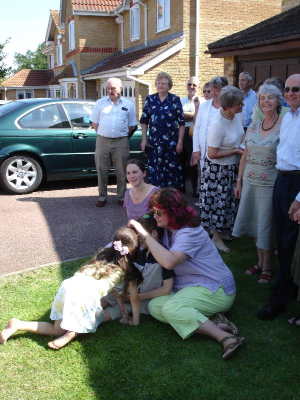 Groups (30) Jean & Vivian (Weeks), David & Ann, Raquel, Ray, Barbara, Jenny, Richard, (foreground) Molly, Max, Kath & Alison