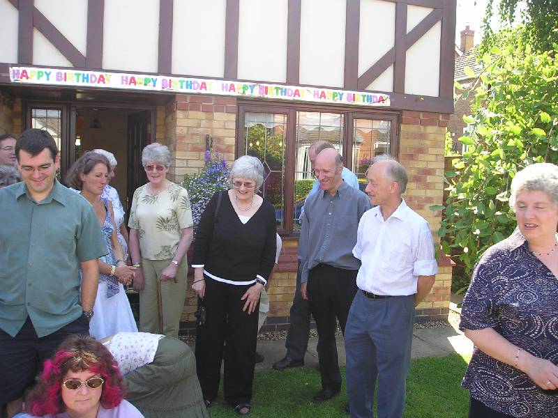 Groups (6) Nick, Sue, Jean, Elaine, Barry, Peter, Pat